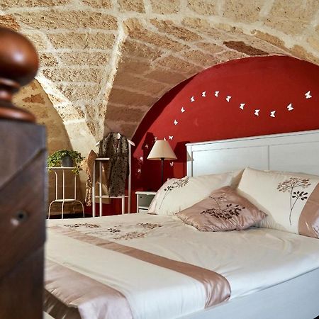 B&B Isola Dello Stampatore เลชเช ภายนอก รูปภาพ