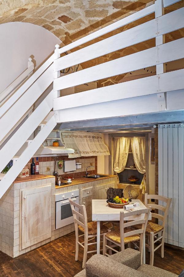 B&B Isola Dello Stampatore เลชเช ภายนอก รูปภาพ