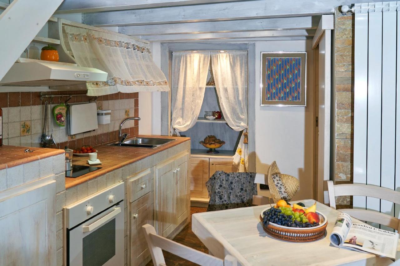 B&B Isola Dello Stampatore เลชเช ภายนอก รูปภาพ