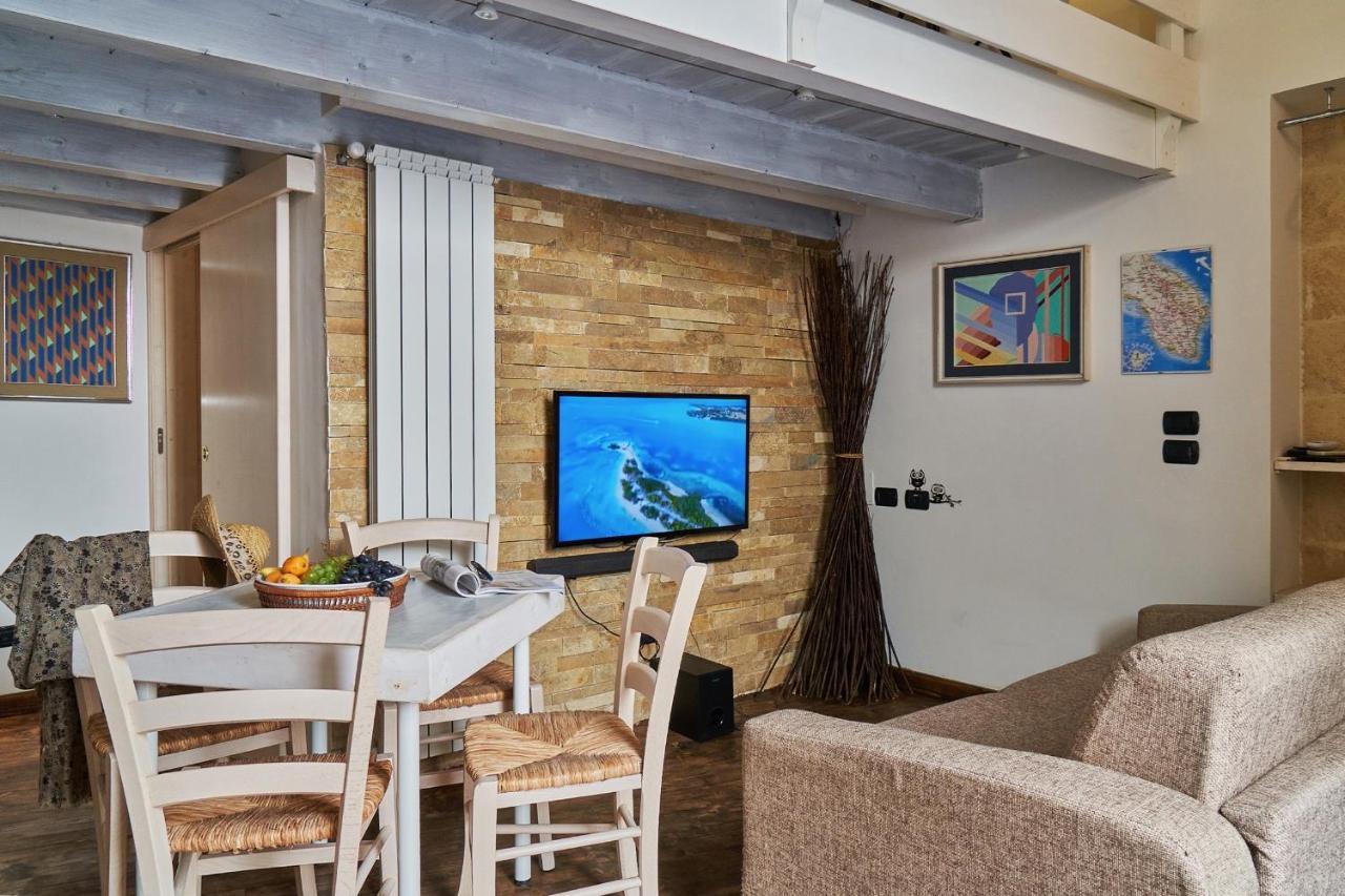 B&B Isola Dello Stampatore เลชเช ภายนอก รูปภาพ