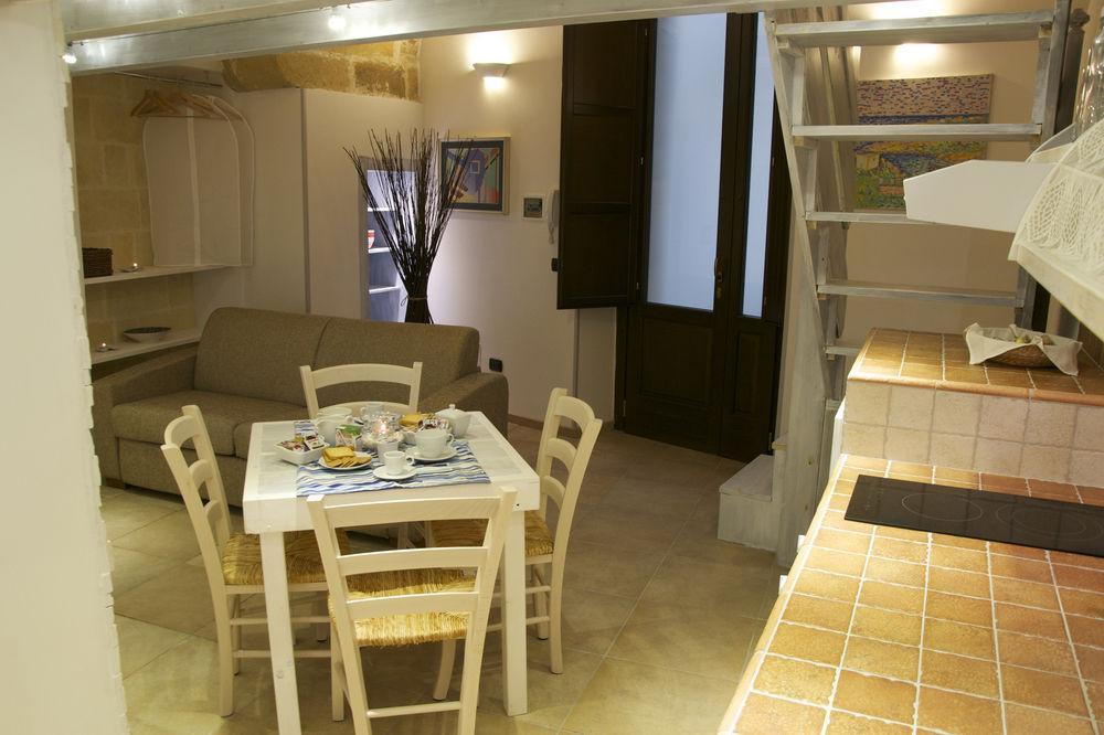 B&B Isola Dello Stampatore เลชเช ภายนอก รูปภาพ