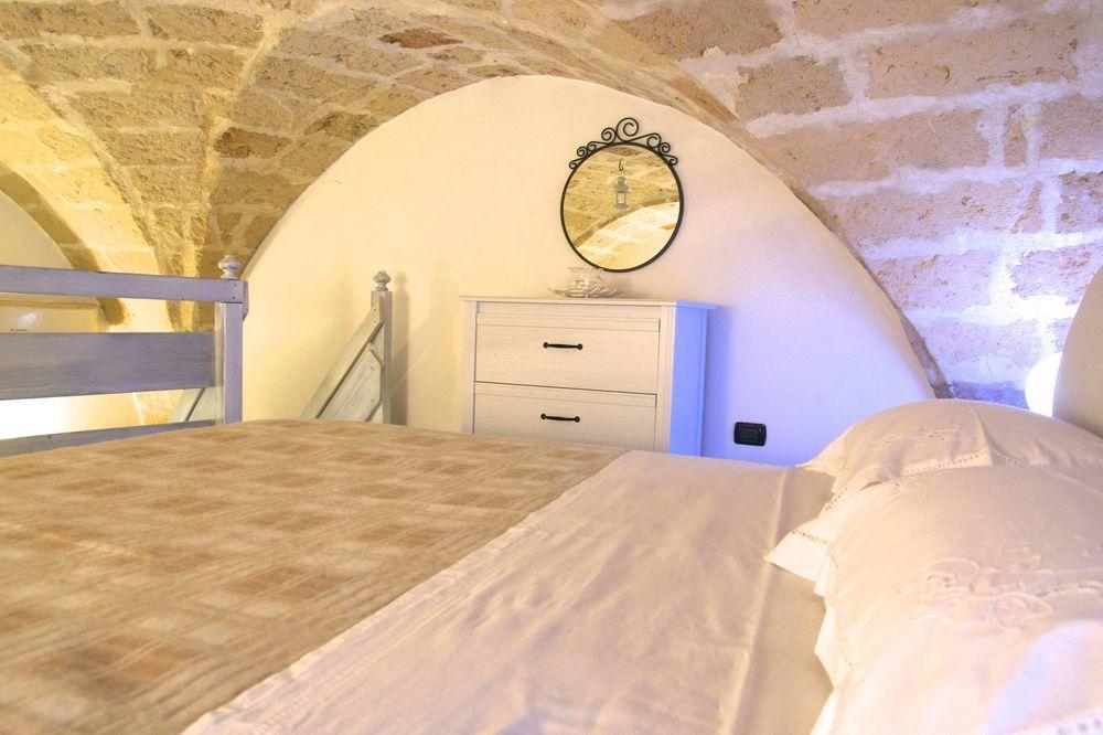 B&B Isola Dello Stampatore เลชเช ภายนอก รูปภาพ